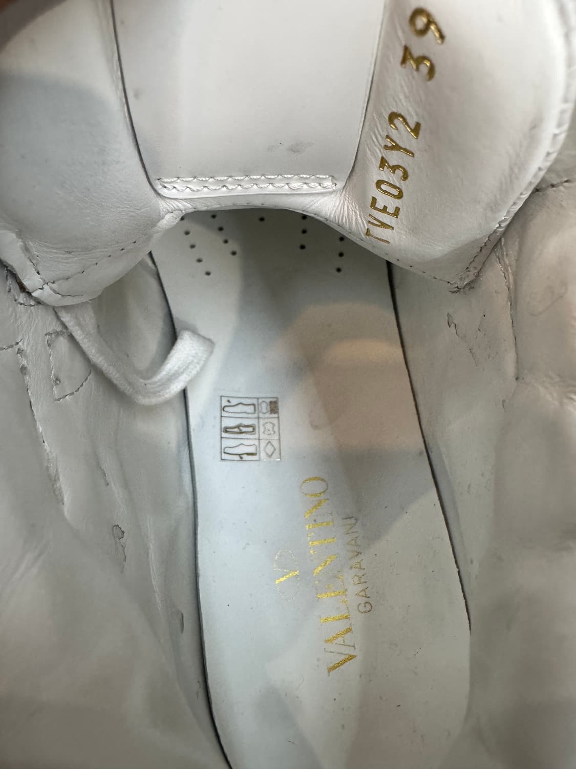 발렌티노 VLTN 로고 7-밴드 하이탑250-255 상품이미지6