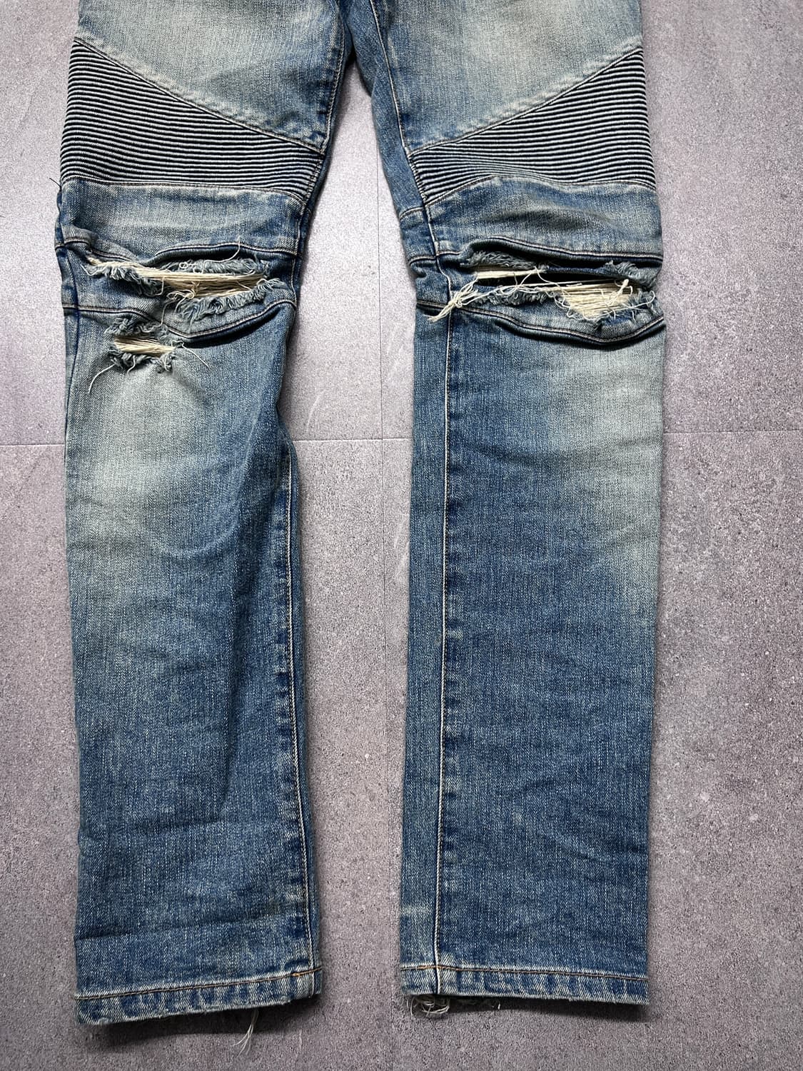 발망 16fw 디스트레스드 바이커 팬츠 상품이미지5