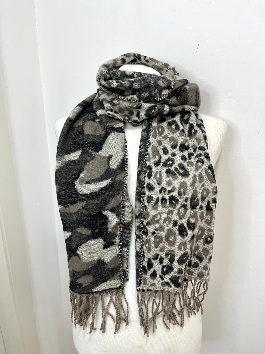 일본 빈티지 갸루 레오파드 믹스 패턴 테슬 머플러 상품이미지1
