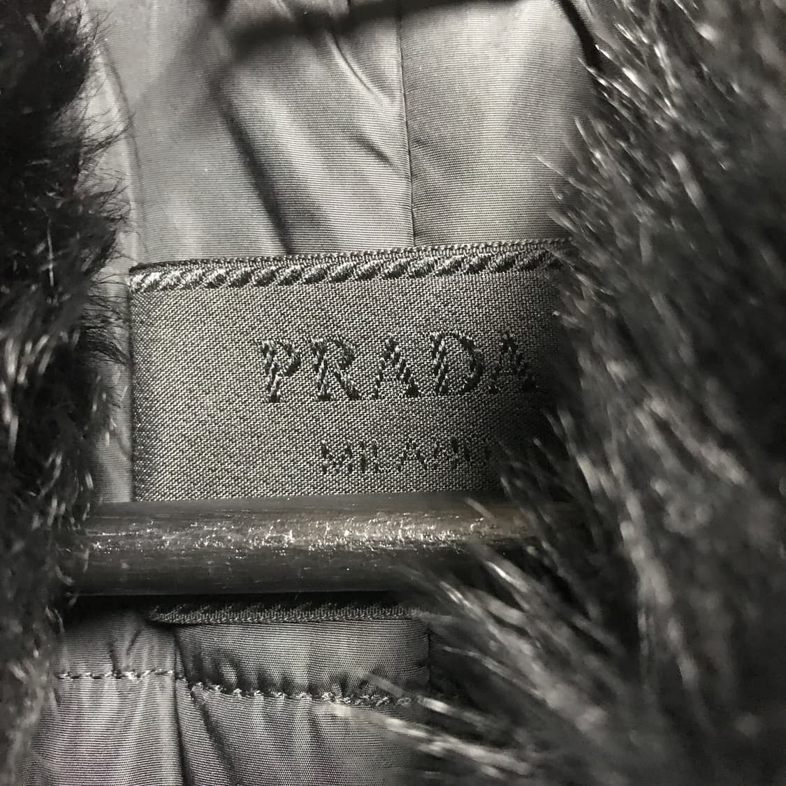 프라다 퍼 코트 블랙 40(W) 상품이미지4