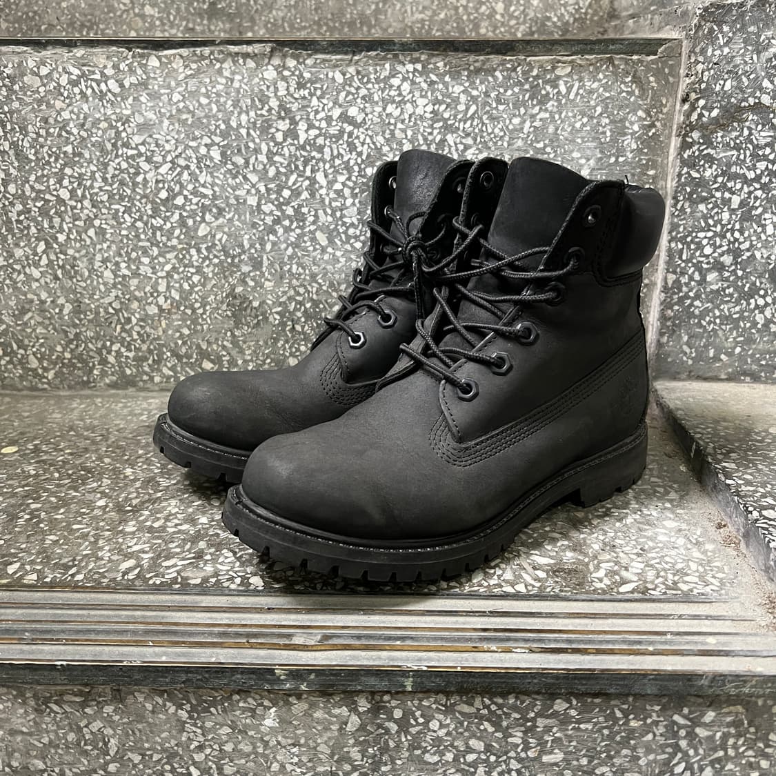 팀버랜드 6인치 블랙 부츠 상품이미지2