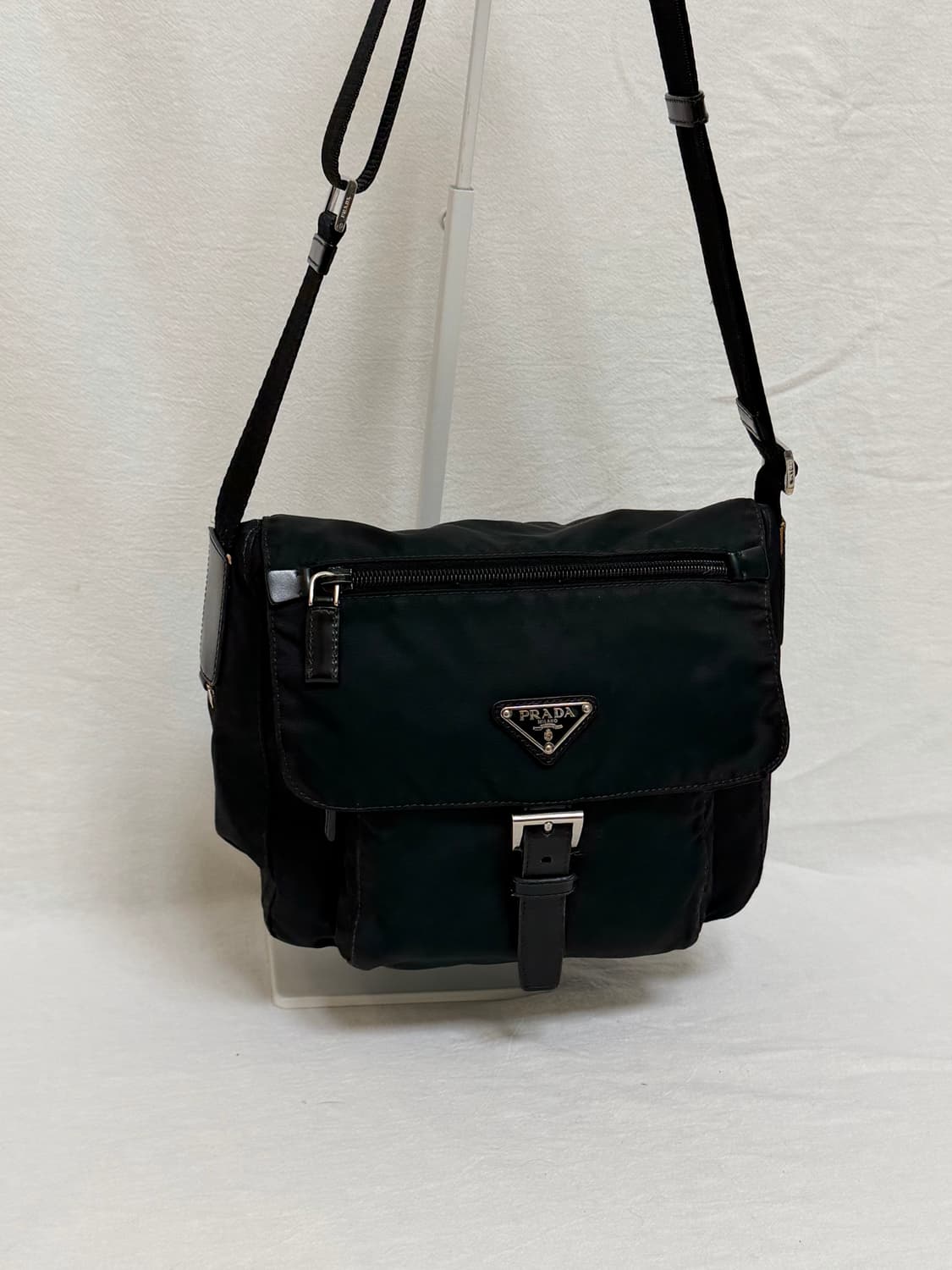 정품 프라다 나일론 메신저 크로스백 블랙 주우재백 상품이미지3