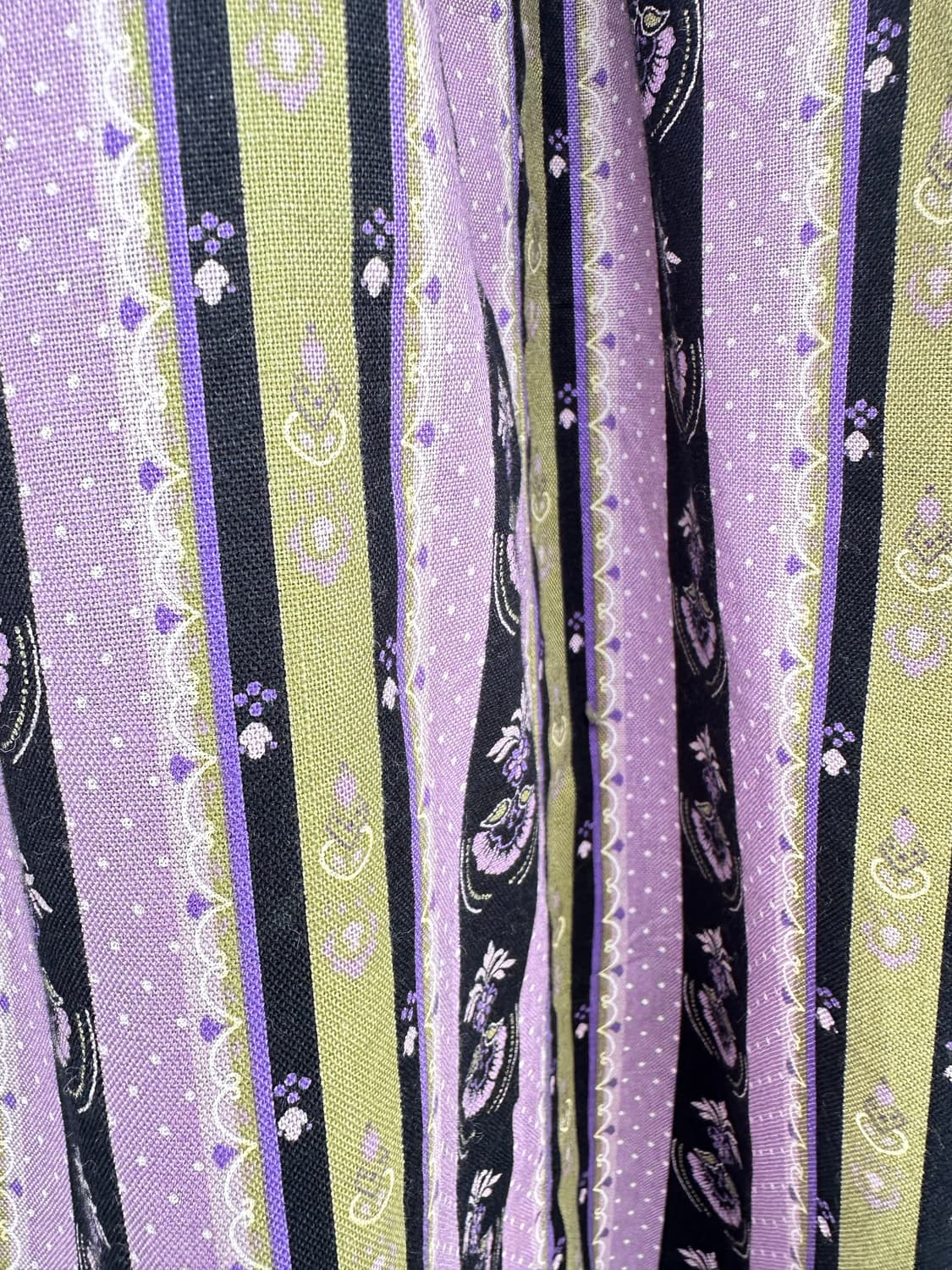 티올리언 로맨틱 라일락 스트라이프 스커트 상품이미지4