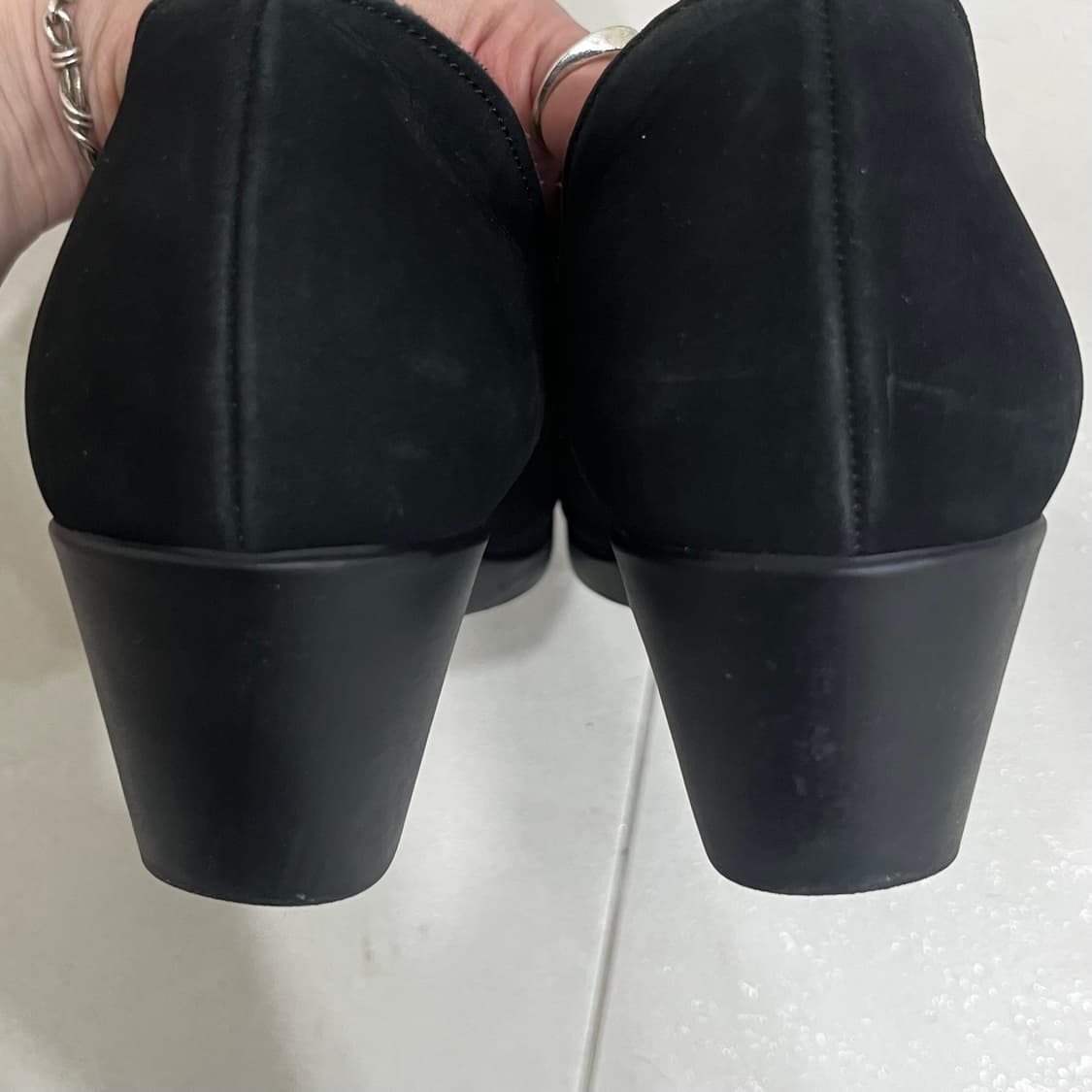 [240] 가이거 소가죽 스웨이드 펌프스 힐 상품이미지7