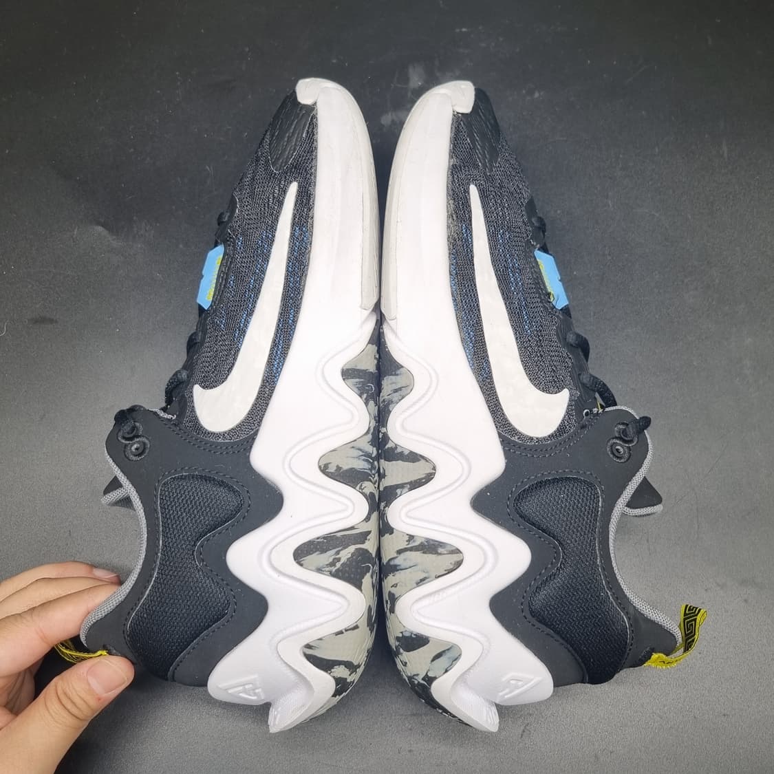 나이키 이모탈리티 블랙 농구화245 상품이미지5