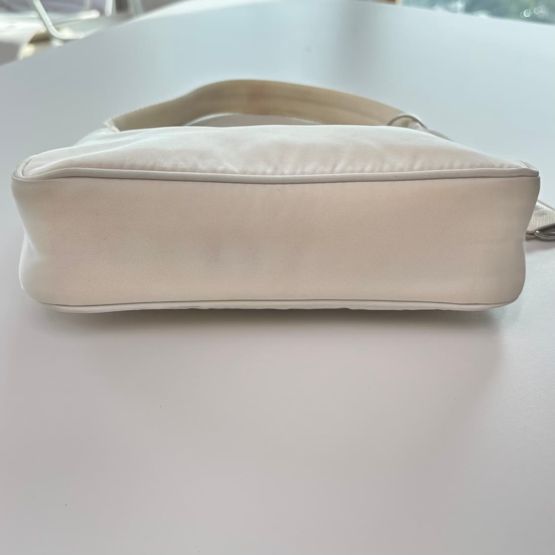 프라다 리에디션 포코노 리나일론 호보 숄더백 상품이미지3