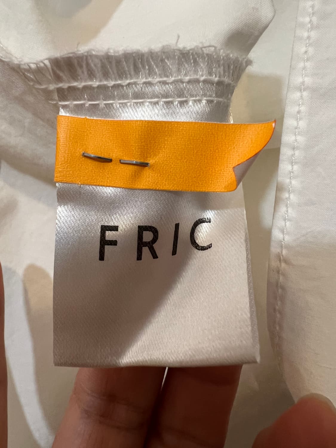 프릭 FRIC 여성 아이보리  크롭블라우스 오버핏블라우스 상품이미지7
