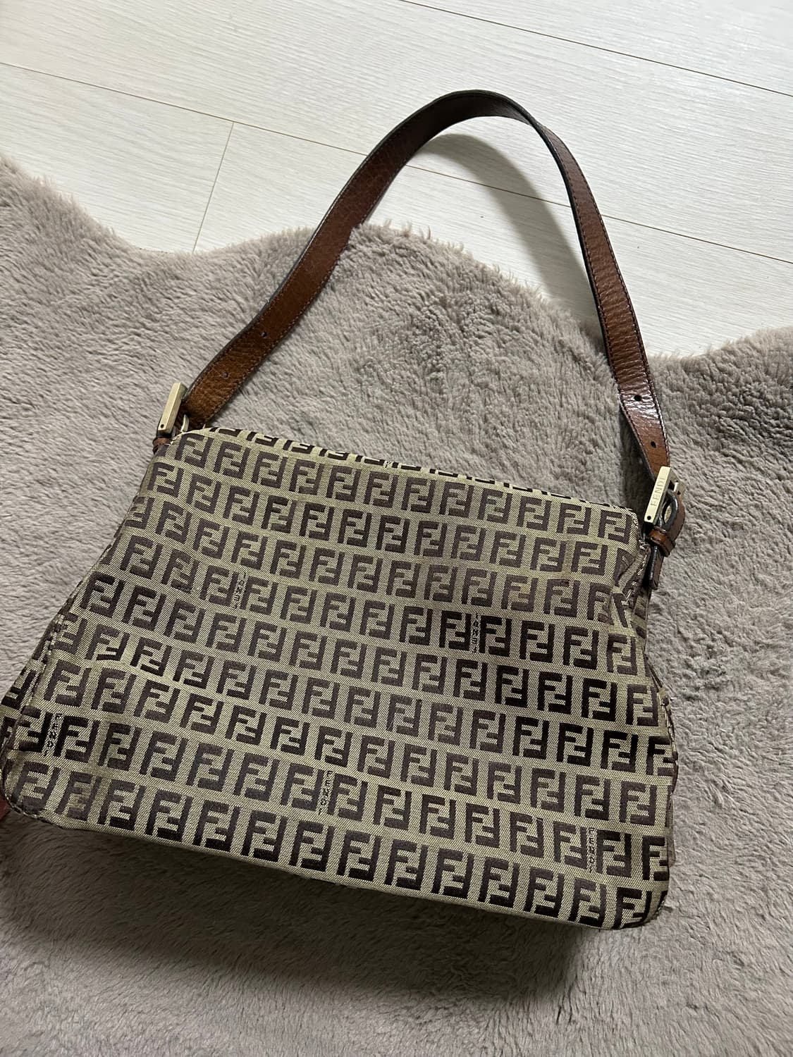 펜디 맘마 숄더백 상품이미지2