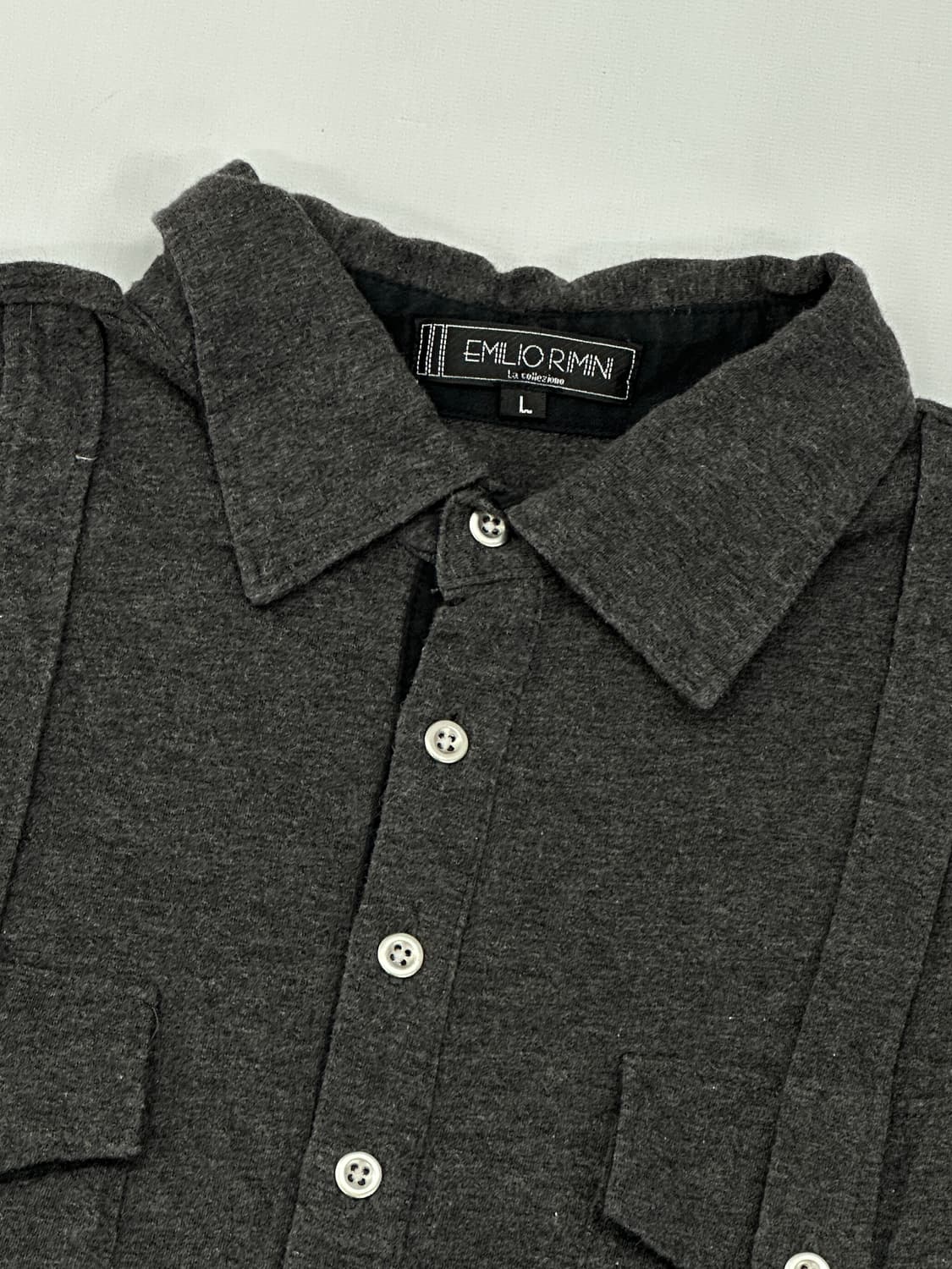 ⛓️EMILO RIMINI 은장 포인트 반팔 카라 티셔츠⛓️펑크 차콜 상품이미지4