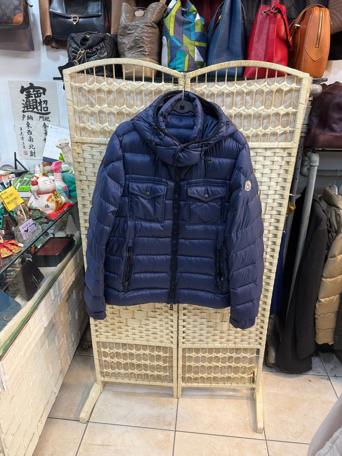 4/105 정품 몽클레어 에드워드 패딩 팝니다 상품이미지1