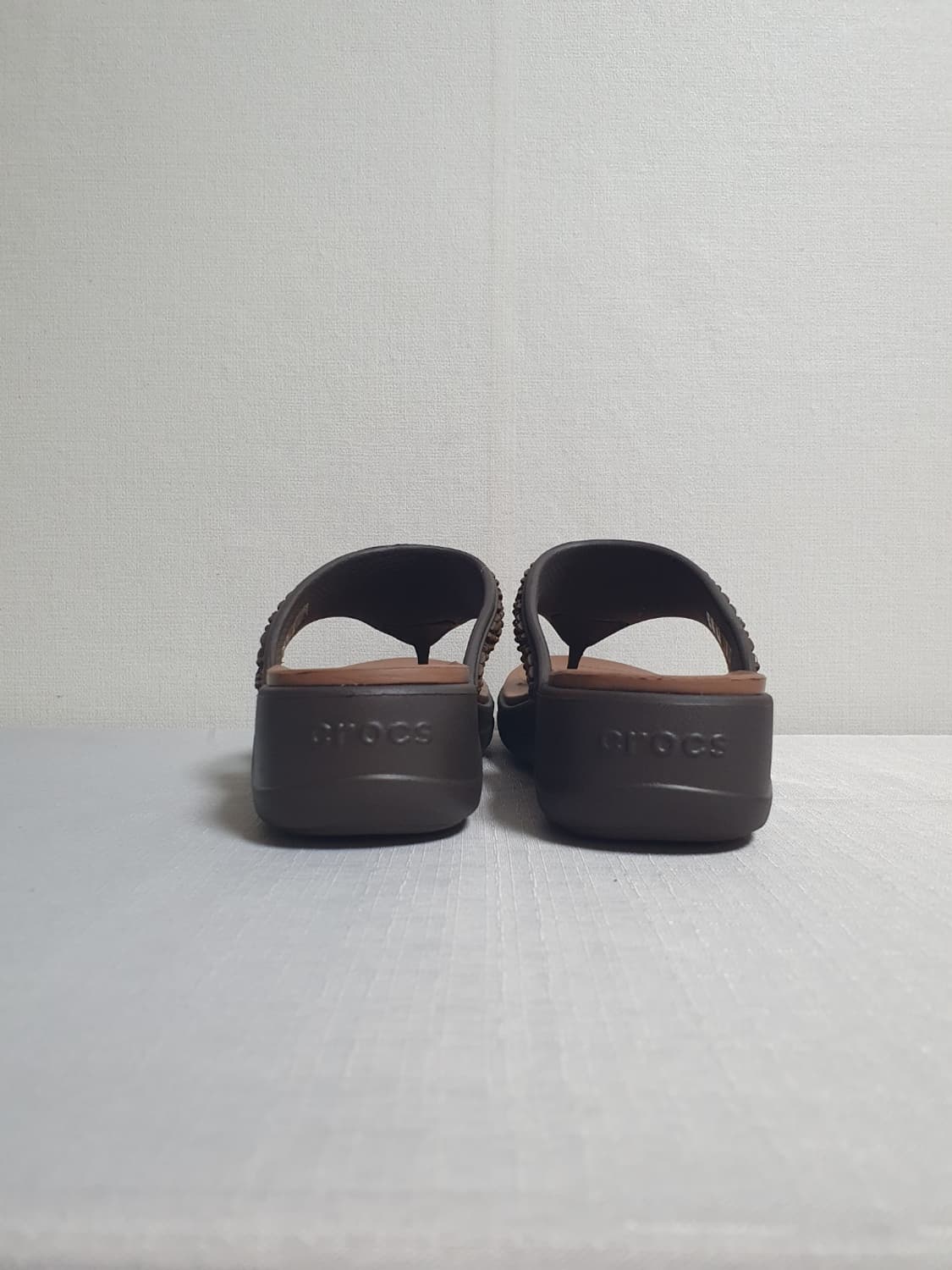 무료배송 230mm 크록스 쪼리 몬트레이 디아만테 웨지 플립플랍 브론즈 상품이미지7