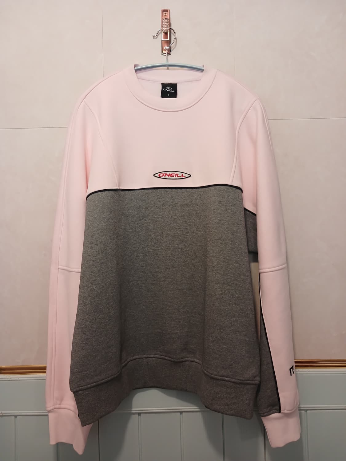 오닐 정품 여성 맨투맨 S 사이즈 (크게 나와서 M 까지도 가능요) 상품이미지1