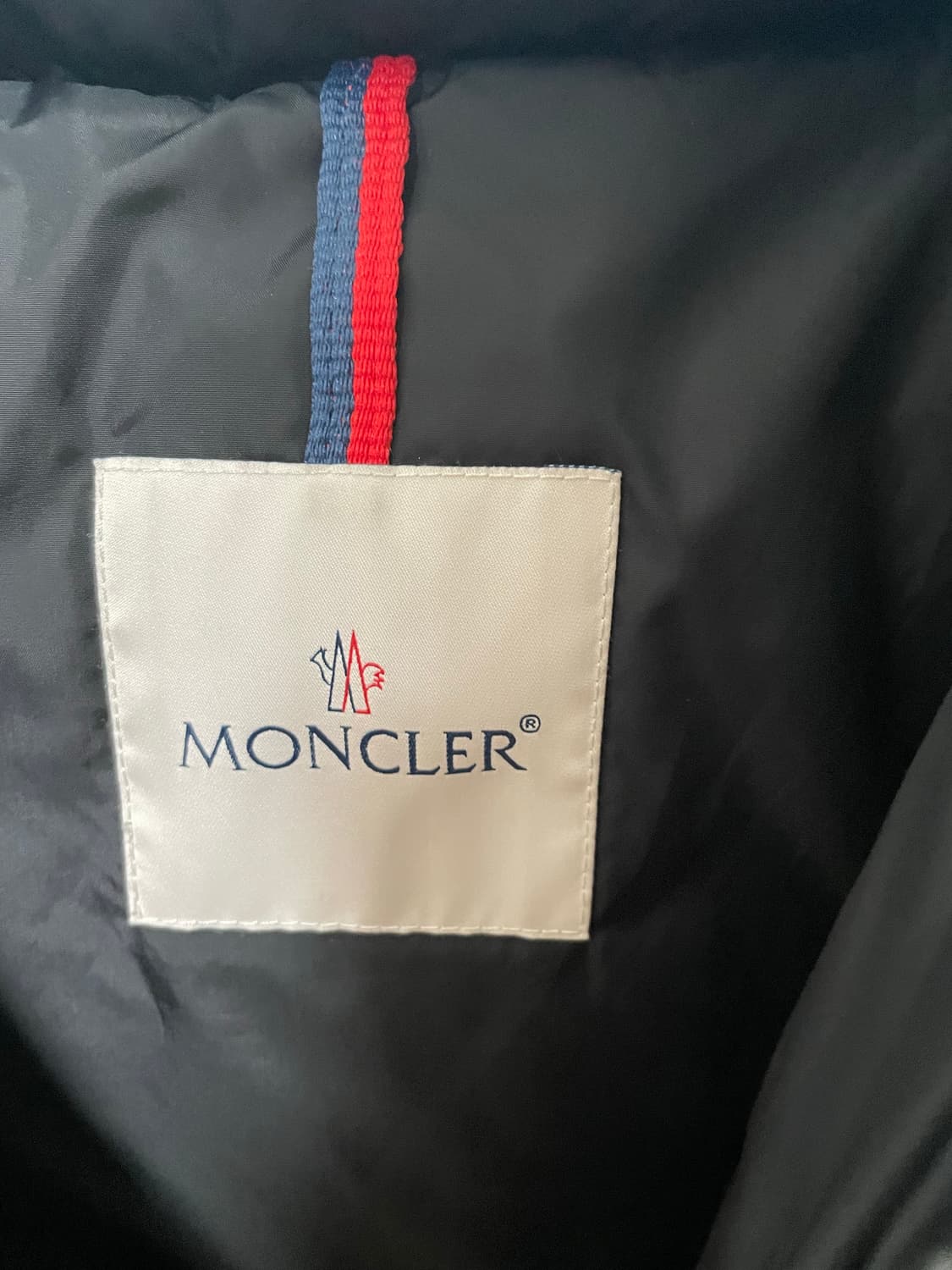 S급 몽클레어 클루니 22fw 2사이즈 블랙 상품이미지4