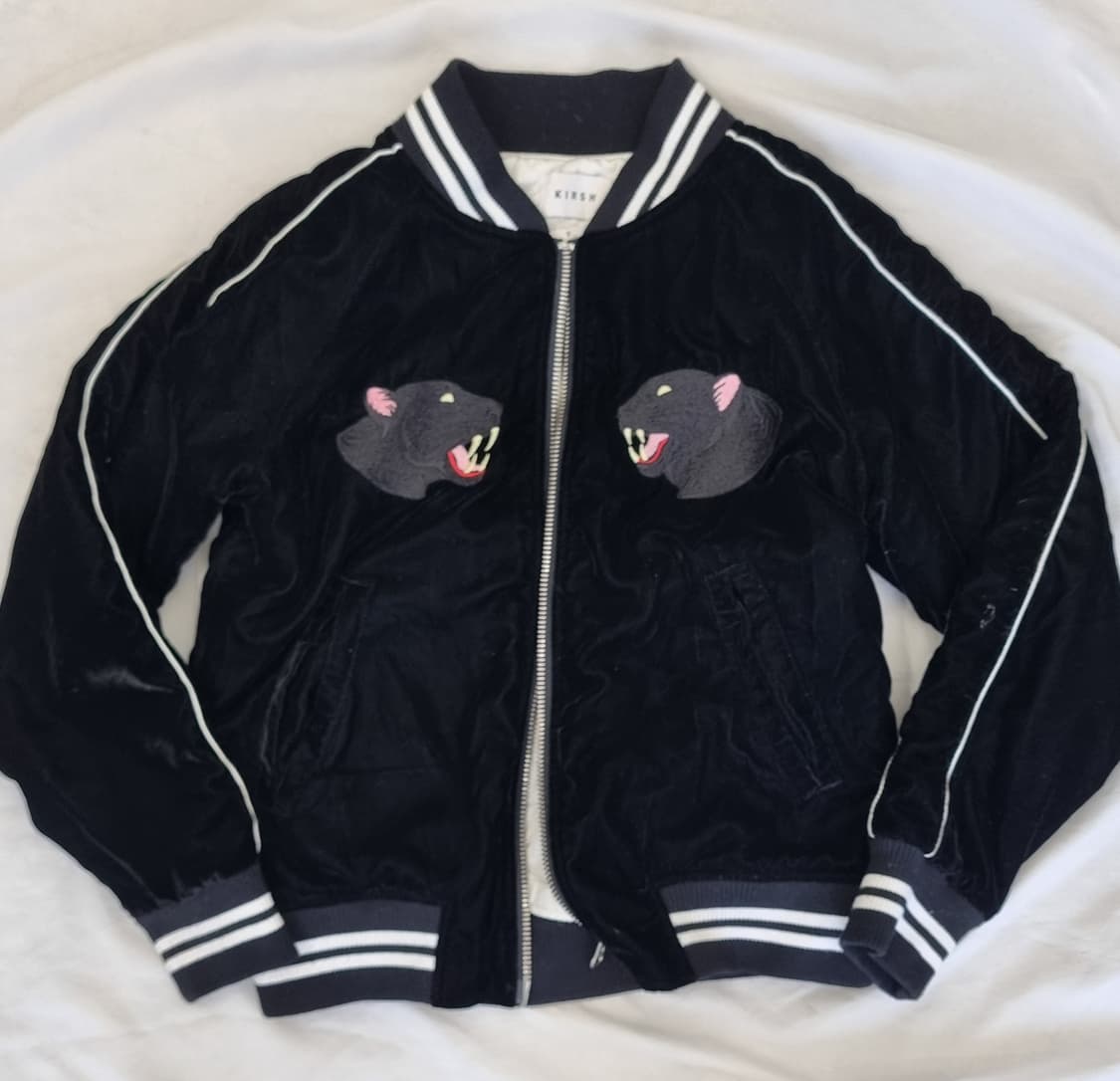 KIRSH(키르시) 벨벳 팬서 자수 스카잔 점퍼 상품이미지1