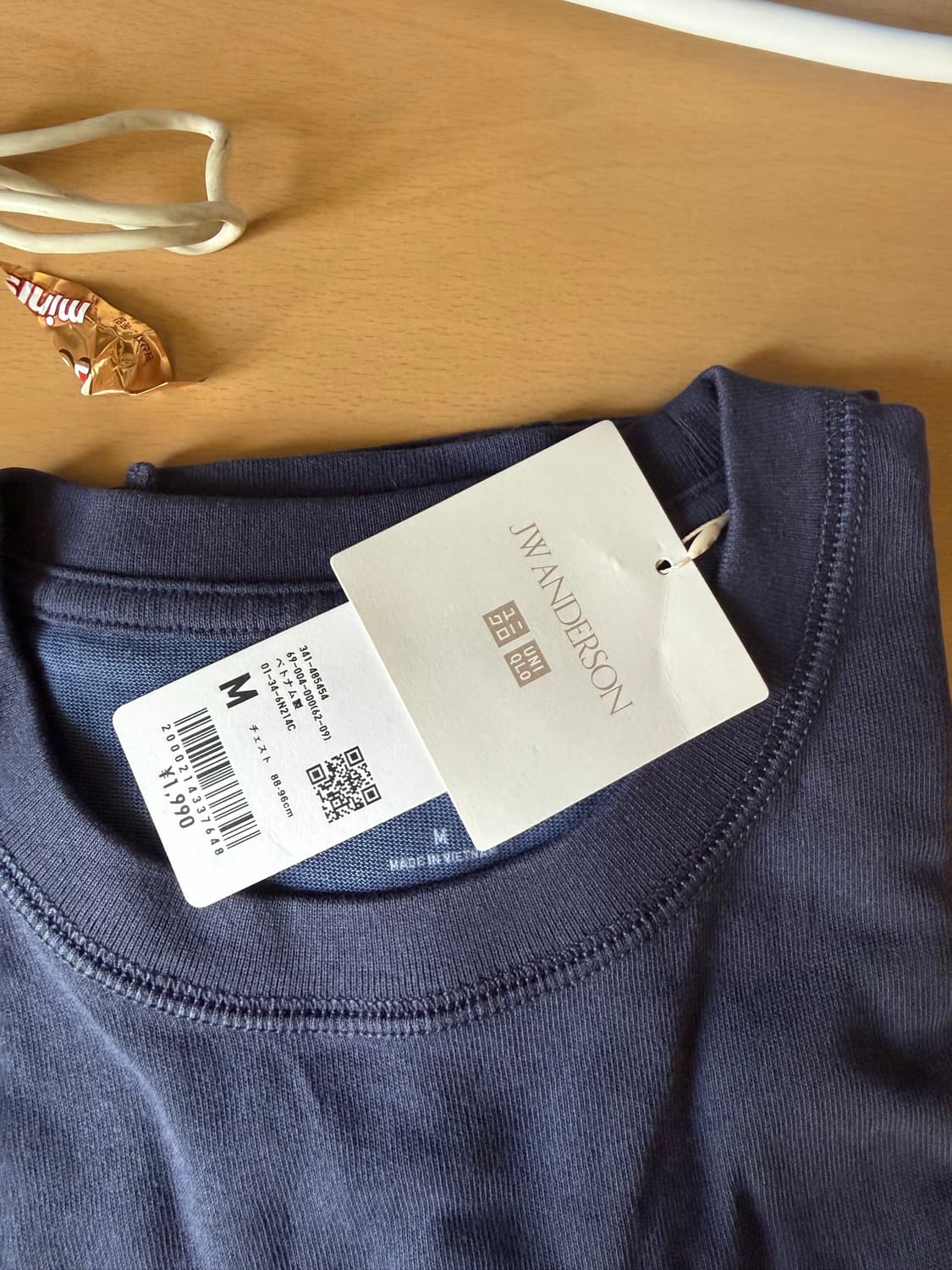 유니클로 jw앤더슨 반팔 m사이즈 네이비 485454 상품이미지2