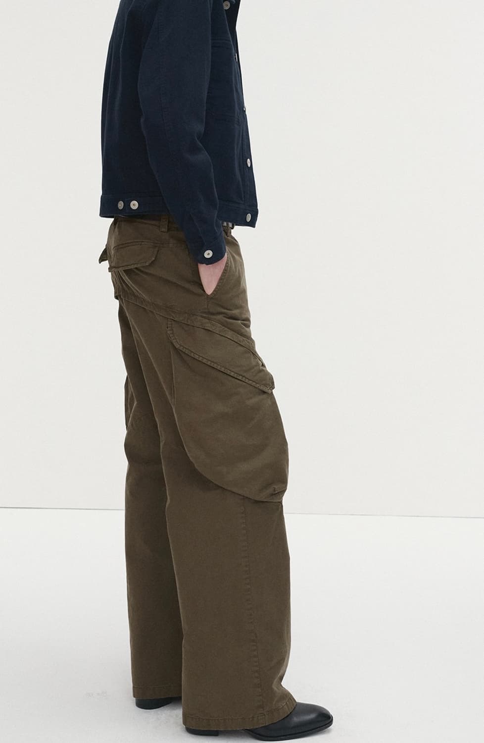 30 GARMENT-DYED GABARDINE WIDE CARGO PAN 상품이미지3