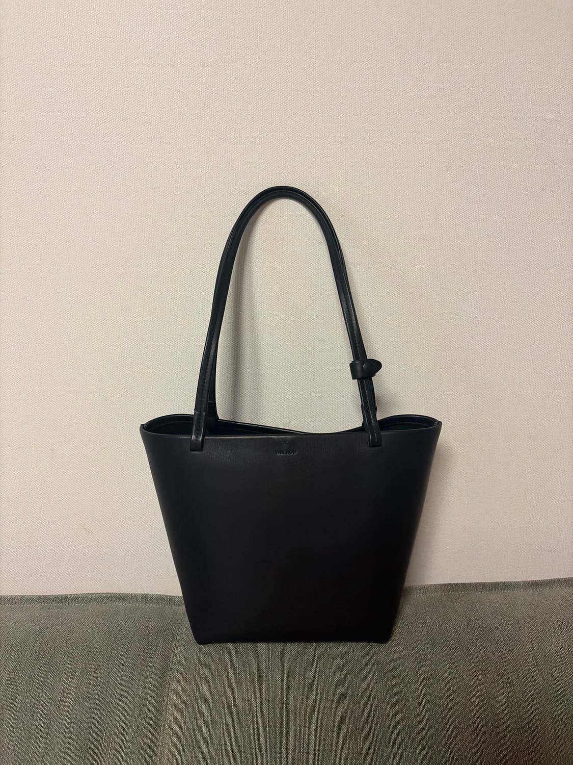 The row medium park 토트백 상품이미지1