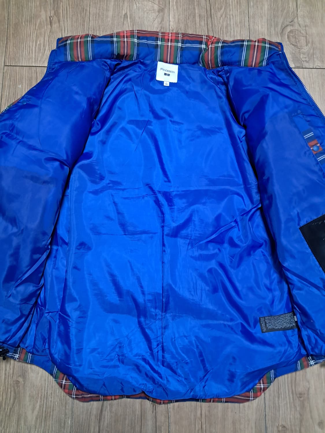 유니클로 JW앤더슨 패딩 L 상품이미지5