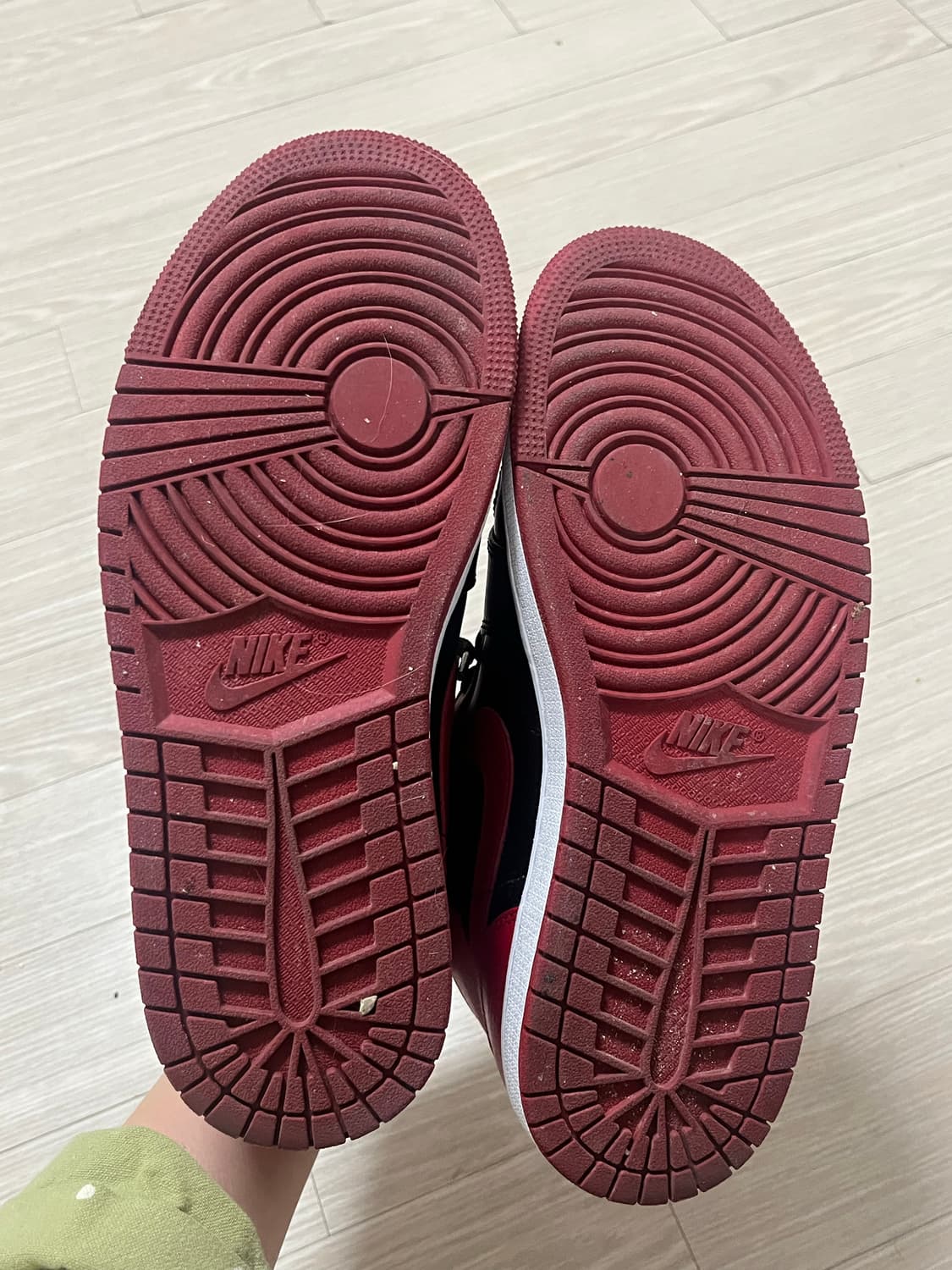 나이키 조던 1 미드 브레드 밴드 255사이즈 상품이미지5