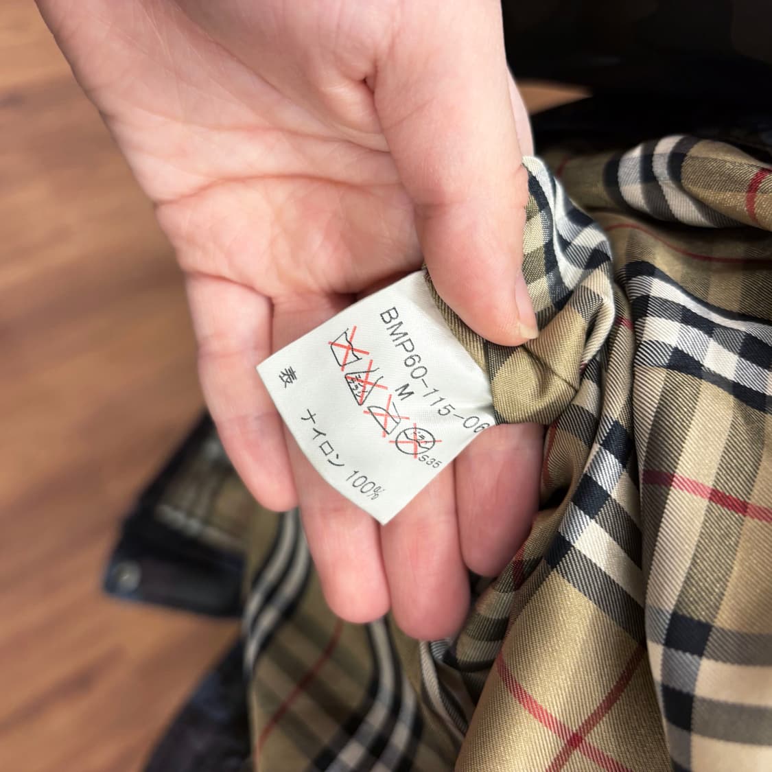 버버리 블랙 라벨 하이넥 패딩 퍼 후드 카모플라주 패턴 디테일 블루 상품이미지8