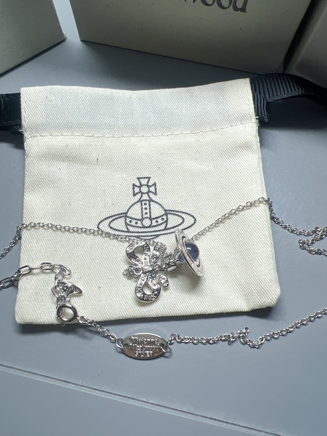 비비안웨스트우드 옥타비에 리본 목걸이 상품이미지2