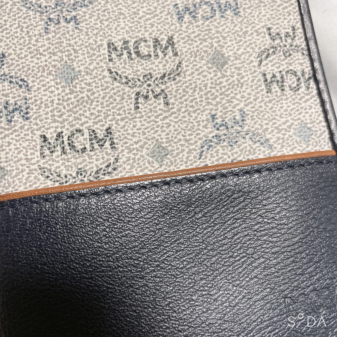 엠씨엠 반지갑 상품이미지9