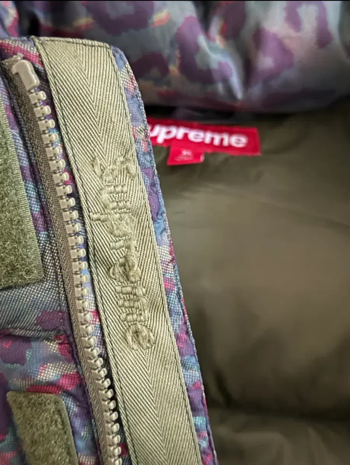 슈프림700필 레오파드 퍼텍스패딩 상품이미지5