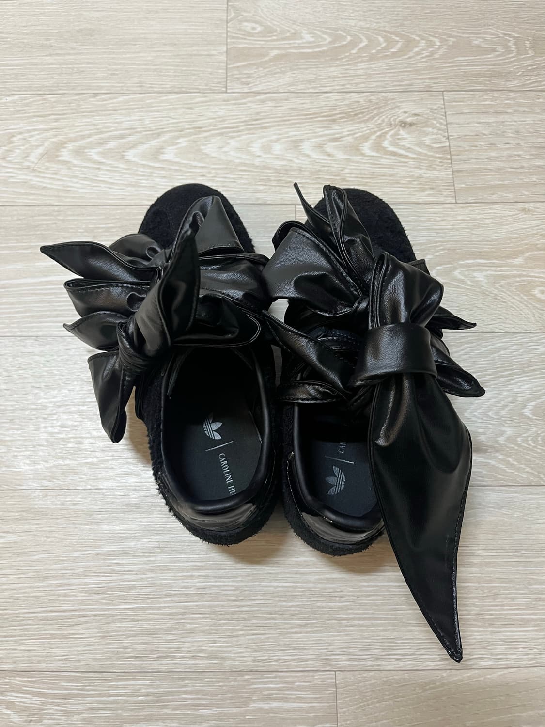 아디다스 캐롤라인 후 SL 72 OG 리본 스니커즈 상품이미지2