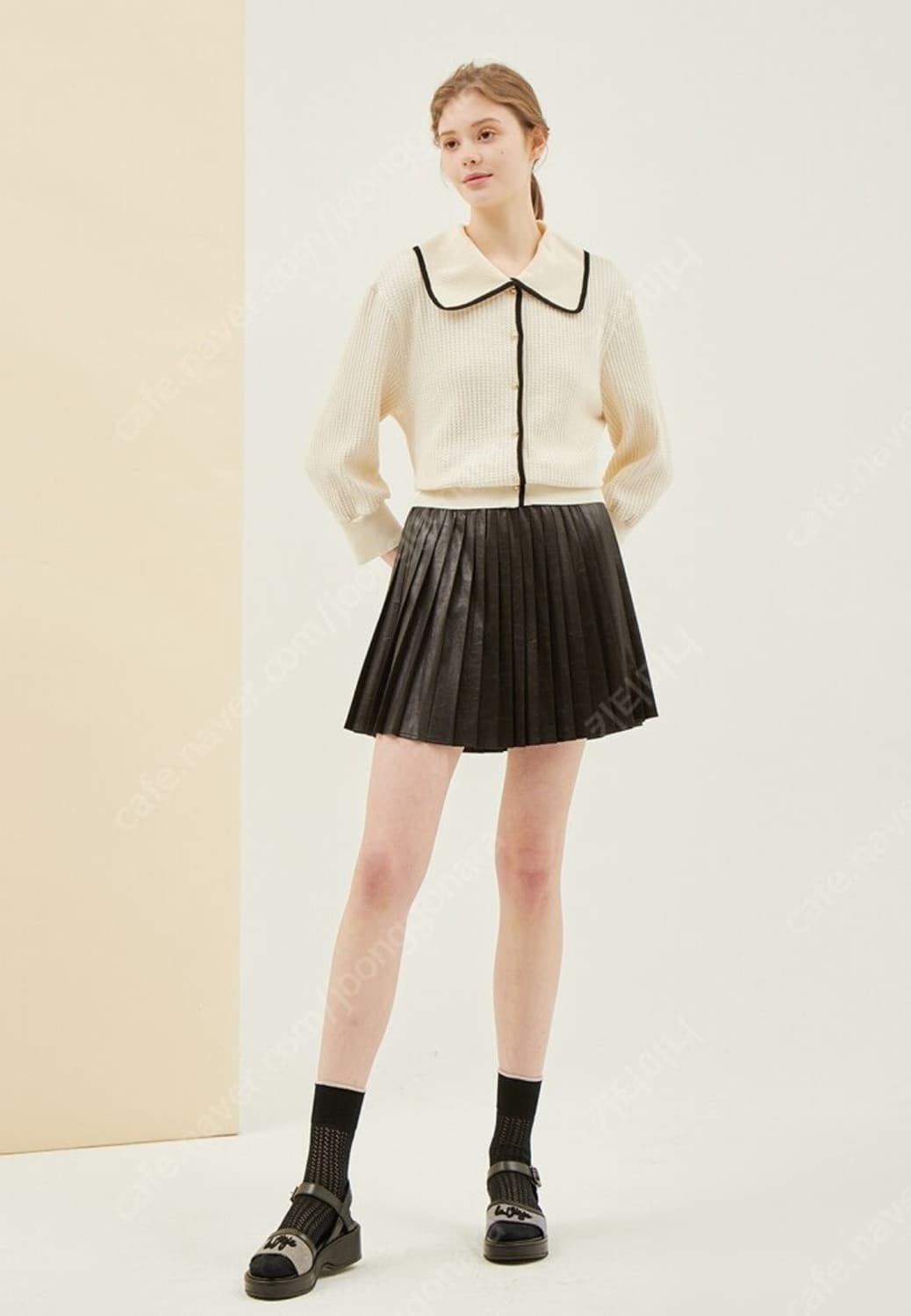 한섬 SJSJ 2022 블랙 파이핑 카라 니트 가디건 76-90-155 상품이미지1