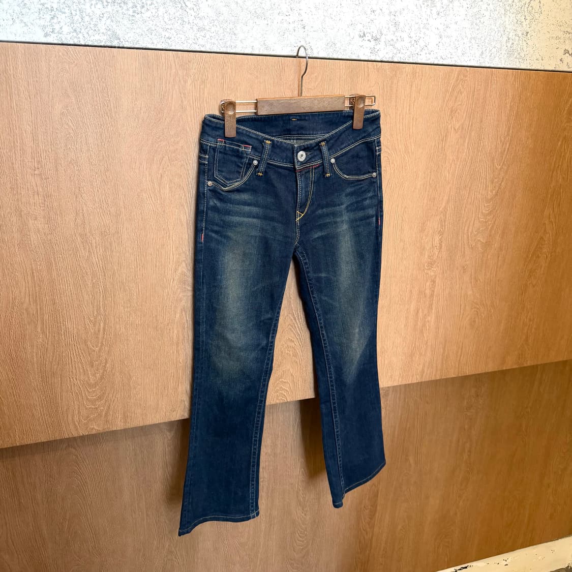 리바이스 데님 팬츠 워싱 스티치 디테일 부츠컷 인디고 블루 상품이미지6