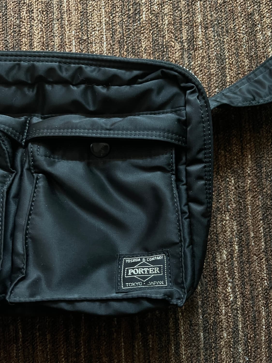 포터 탱커 숄더백 스몰 블랙 상품이미지2