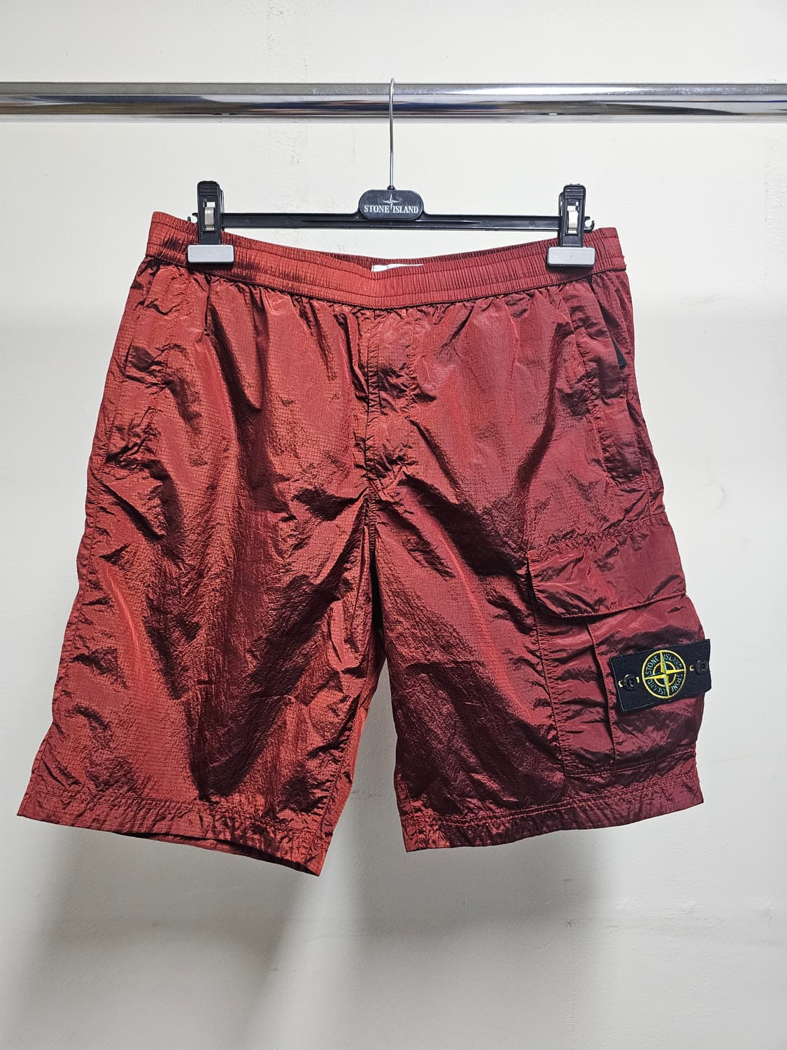 스톤아일랜드 나일론 메탈 립스탁 반바지 상품이미지1