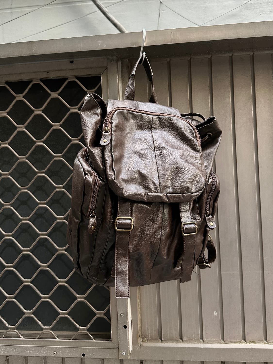 Vintage real leather multi pocket bag 상품이미지1