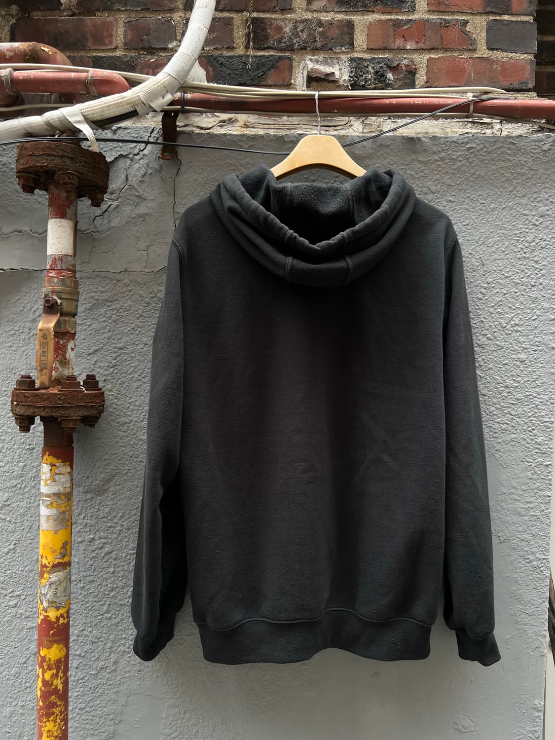 칼하트 블랙 후드티 오리지널핏 상품이미지2