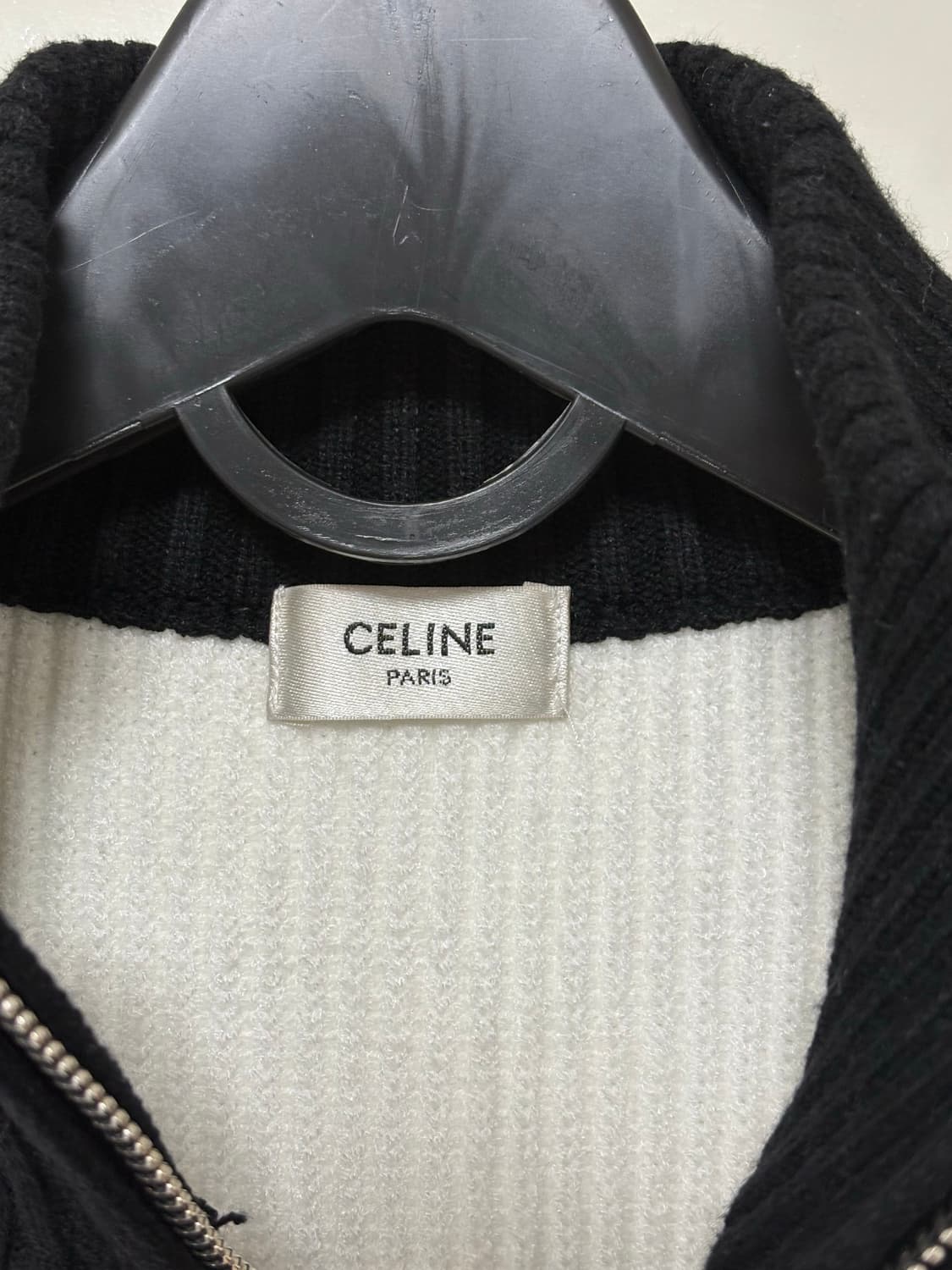 셀린느 트리오페 로고 자수 니트 집업 상품이미지3