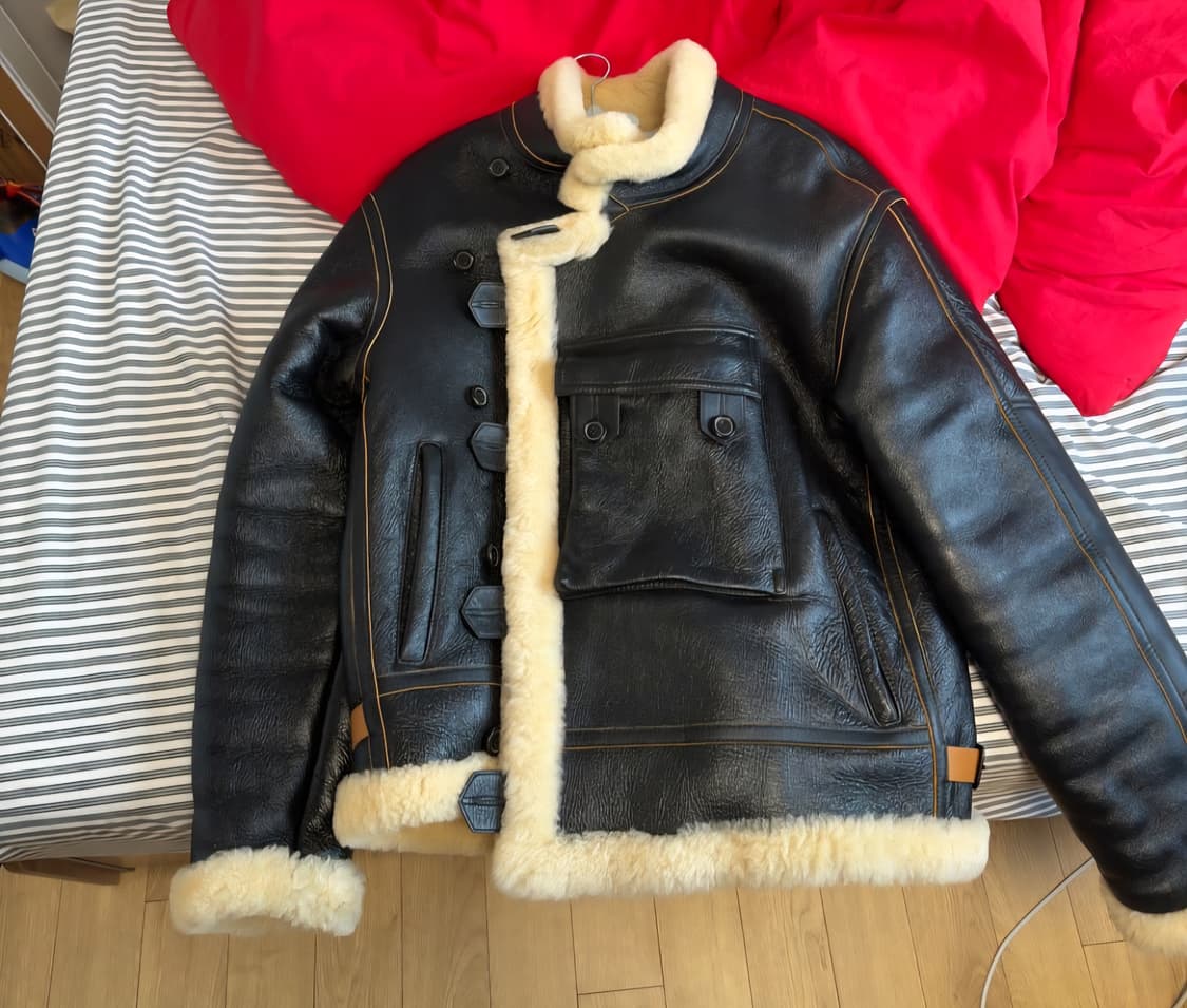 이스트로그x변요한 콜라보 무스탕 L 상품이미지1