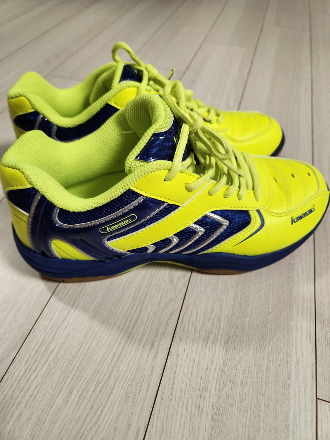 가와사키 배드민턴화 사이즈240

여러 중고사이트에도 같이 판매하고 있어 상품이미지5