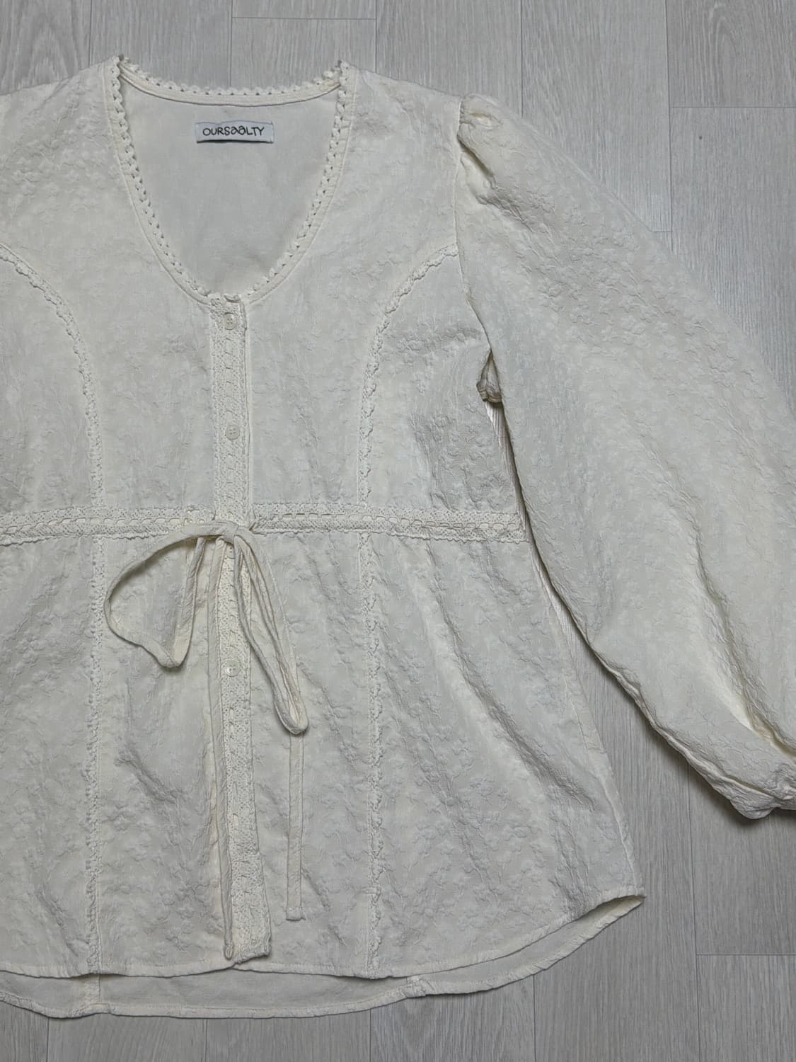 아우어솔티 플라워 블라우스 상품이미지3