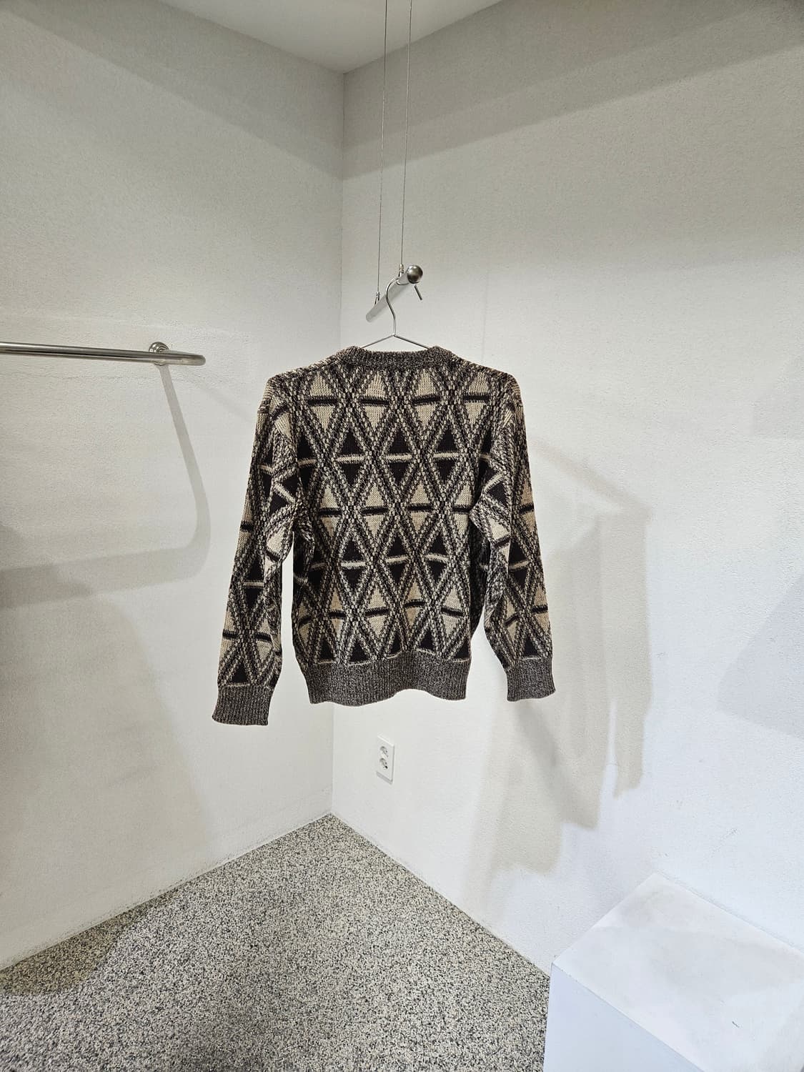 Vintage 패턴 브이넥 니트 상품이미지2