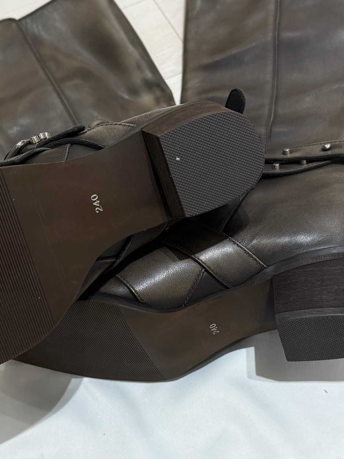 ‼️이사 처분 (새상품) 러프넥 보헤미안 체인벨트 롱부츠 240 상품이미지6