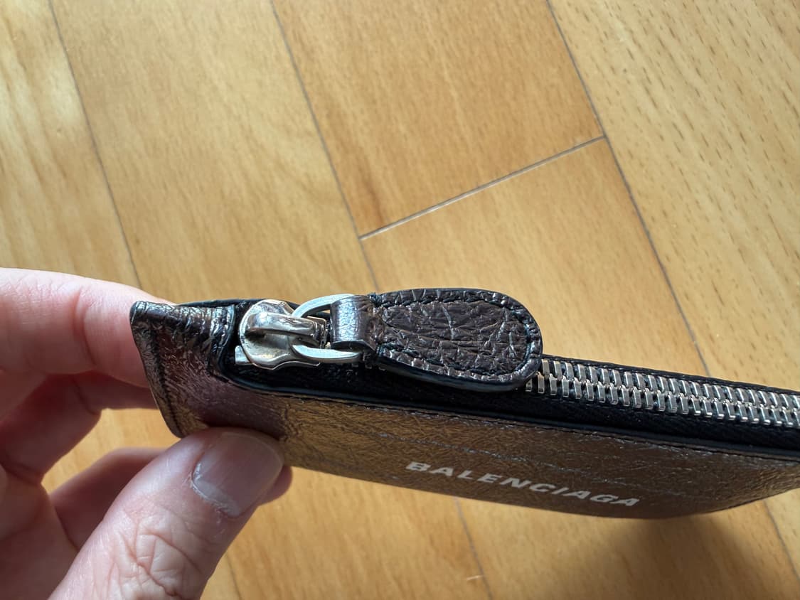 발렌시아가 BALENCIAGA 지갑 중지갑 지퍼돌이 스터드 반지갑 명품지 상품이미지8