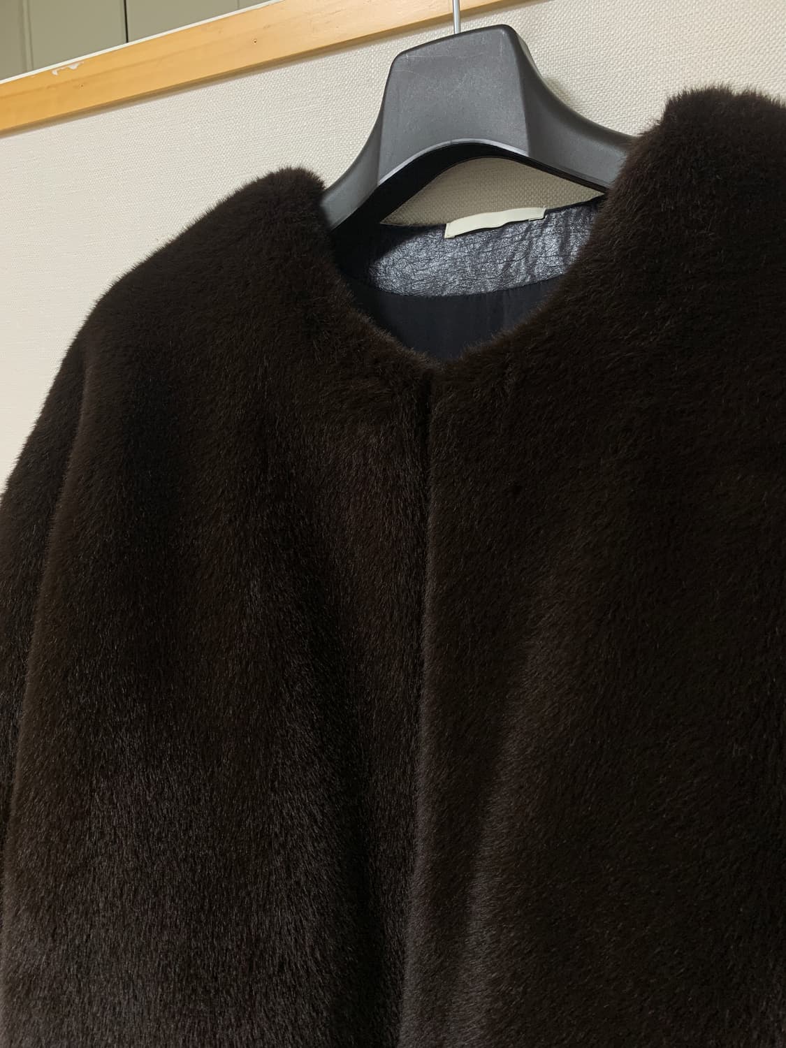 AMOMENTO 아모멘토 ROUND SHAPE 퍼 자켓 상품이미지6