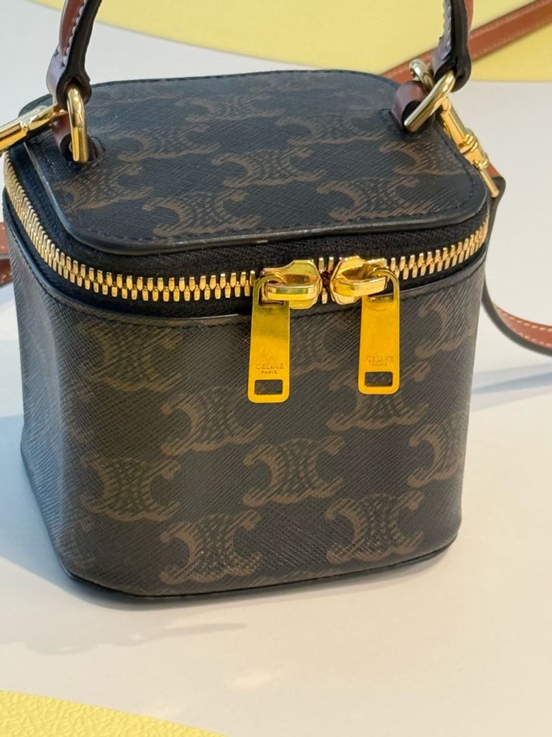 셀린느 트리오페 베니티 상품이미지1