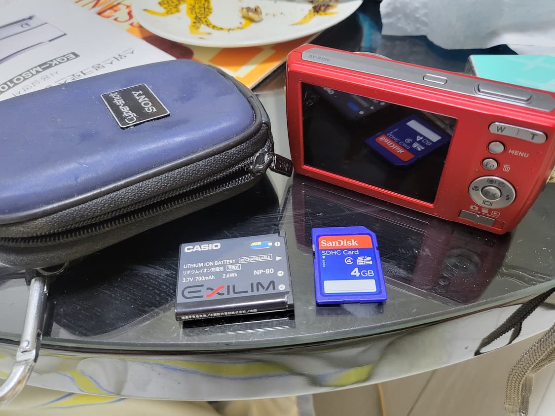 Casio QV-R100  디지털카메라 새제품같은 중고 상품이미지2