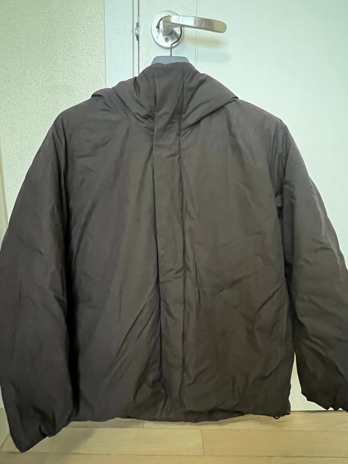 유니클로 U 퍼프테크 볼륨 파카 다크 브라운 L사이즈 상품이미지2