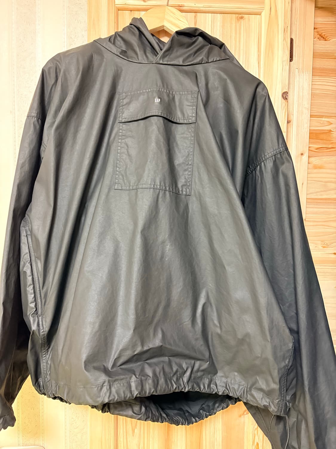 이지 갭 엔지니어드 바이 발렌시아가 코티드 코튼 아노락 블랙 상품이미지2