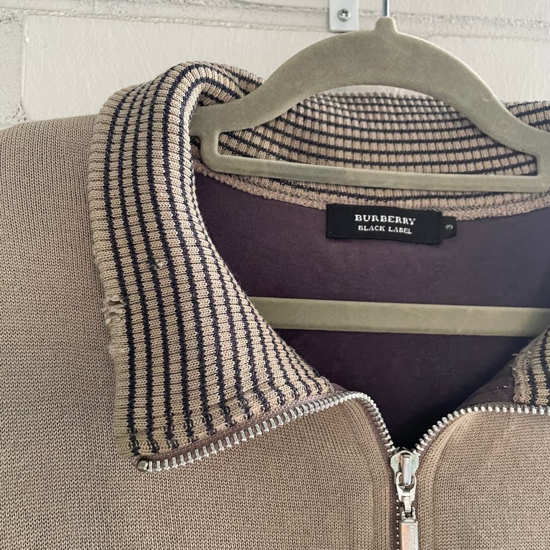 버버리 뮤트브라운 니트집업 상품이미지4