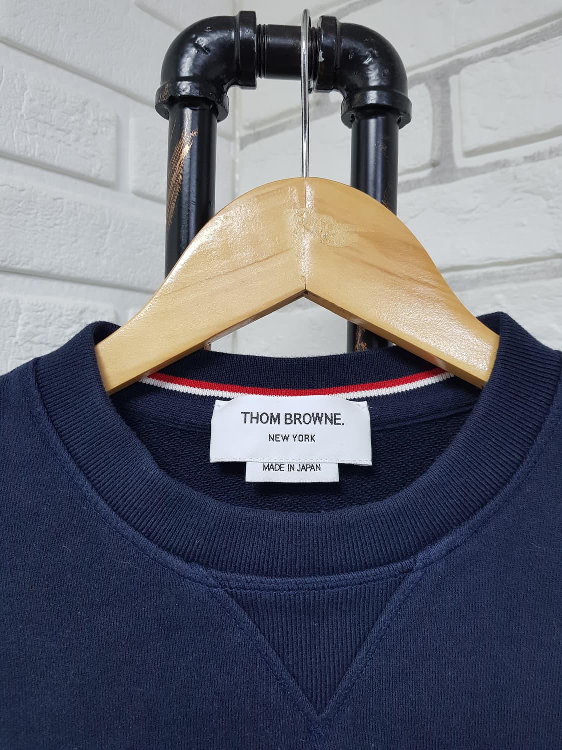 [3/정품] 톰브라운 사선완장 맨투맨 네이비 상품이미지2