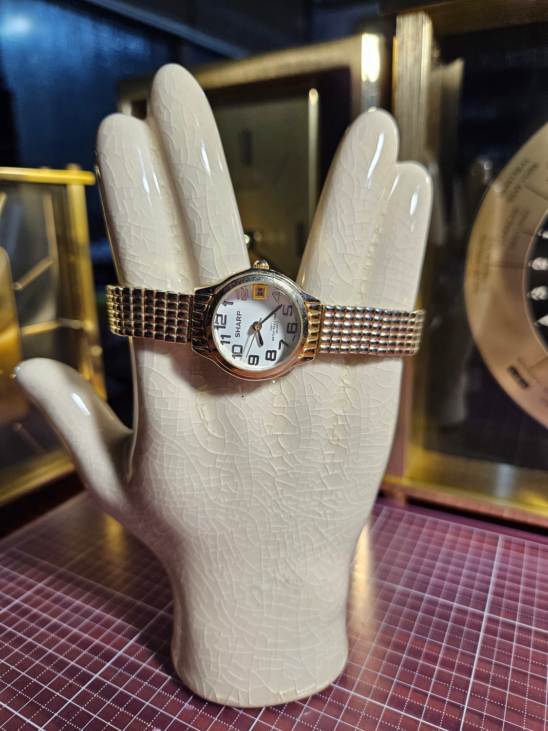 샤프 여성시계 빈티지 금장 쿼츠 데이트  상품이미지1