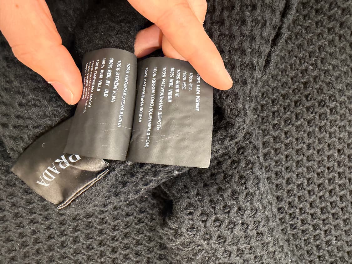 프라다 V넥 니트 46사이즈 상품이미지4